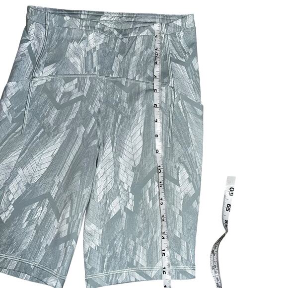 Lululemon Shorts Swift Speed HR 8” Biker Jacquard Silver Blue Run Sz 4 - Picture 5 of 6